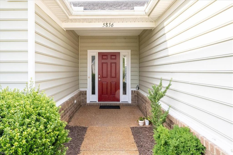 Photo 3 of 38 residential for sale in New Kent County virginia