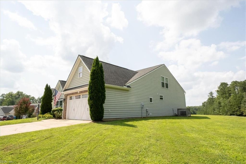 Photo 31 of 38 residential for sale in New Kent County virginia
