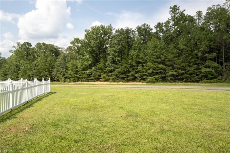 Photo 33 of 38 residential for sale in New Kent County virginia