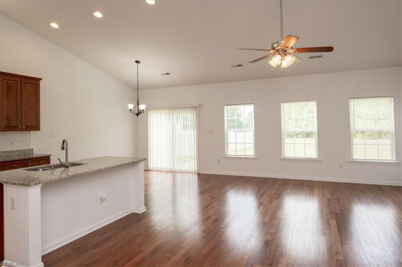 Photo 4 of 38 residential for sale in New Kent County virginia