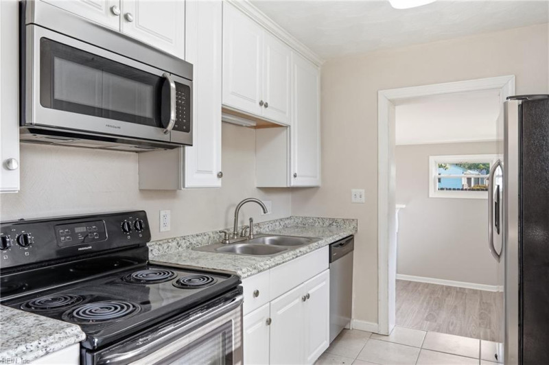 Photo 10 of 24 residential for sale in Portsmouth virginia