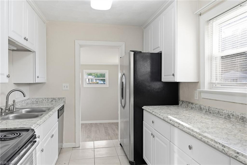 Photo 12 of 24 residential for sale in Portsmouth virginia