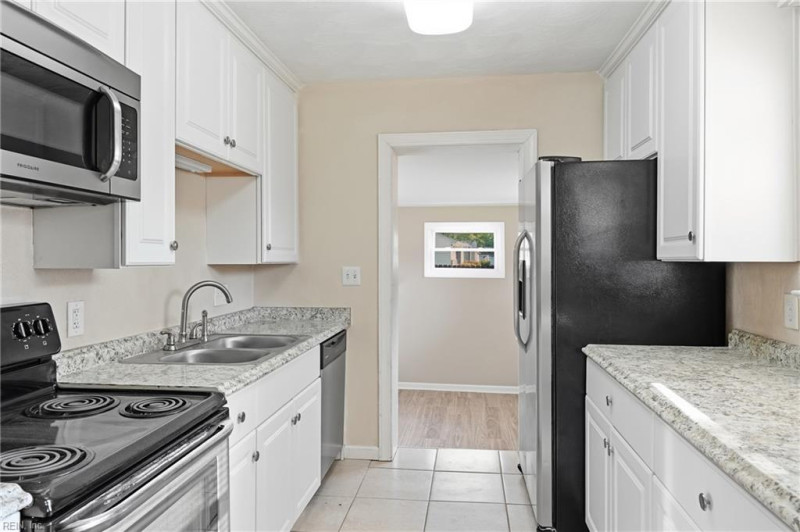 Photo 13 of 24 residential for sale in Portsmouth virginia