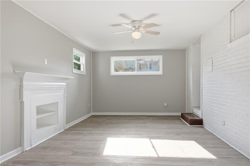 Photo 14 of 24 residential for sale in Portsmouth virginia