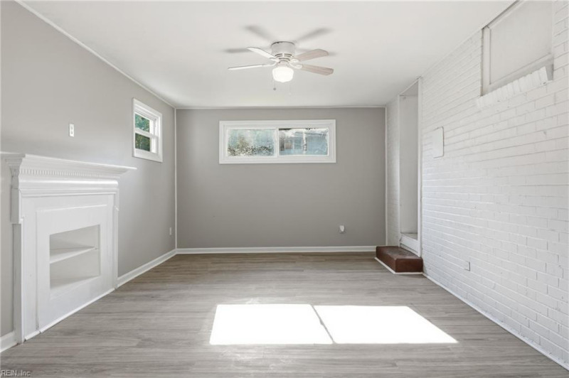 Photo 15 of 24 residential for sale in Portsmouth virginia