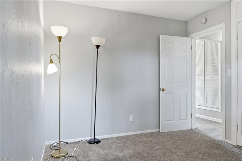 Photo 18 of 24 residential for sale in Portsmouth virginia