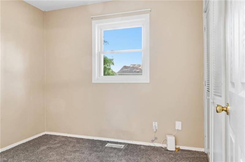 Photo 19 of 24 residential for sale in Portsmouth virginia