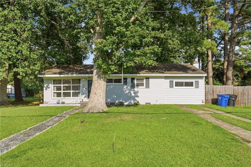 Photo 2 of 24 residential for sale in Portsmouth virginia