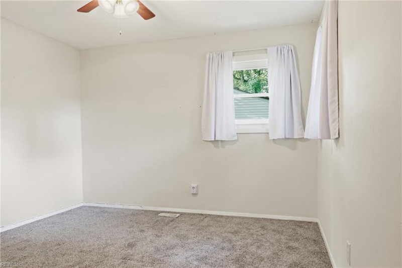 Photo 21 of 24 residential for sale in Portsmouth virginia
