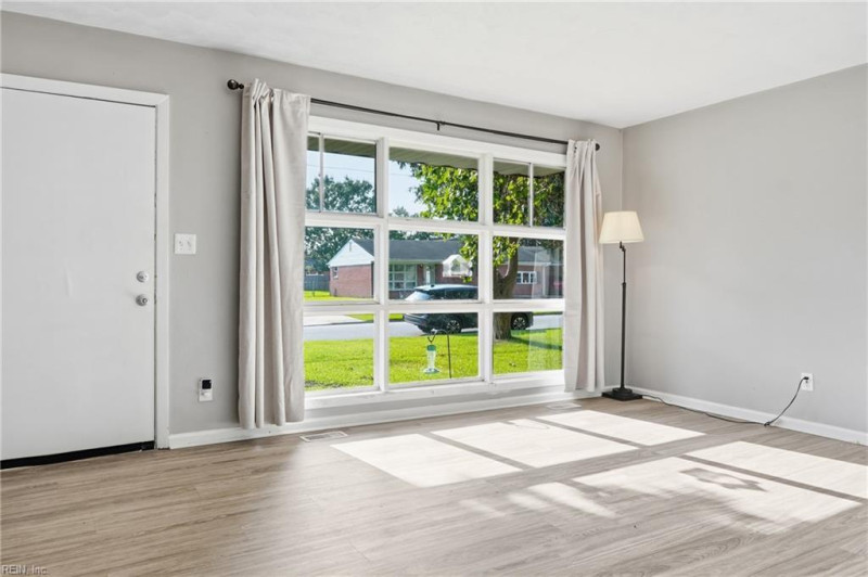 Photo 5 of 24 residential for sale in Portsmouth virginia