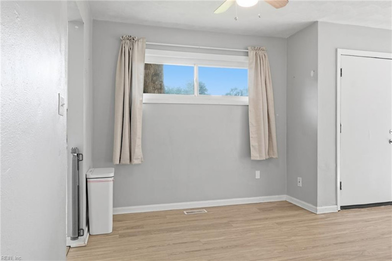Photo 6 of 24 residential for sale in Portsmouth virginia
