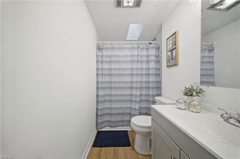 Photo 17 of 43 residential for sale in Norfolk virginia