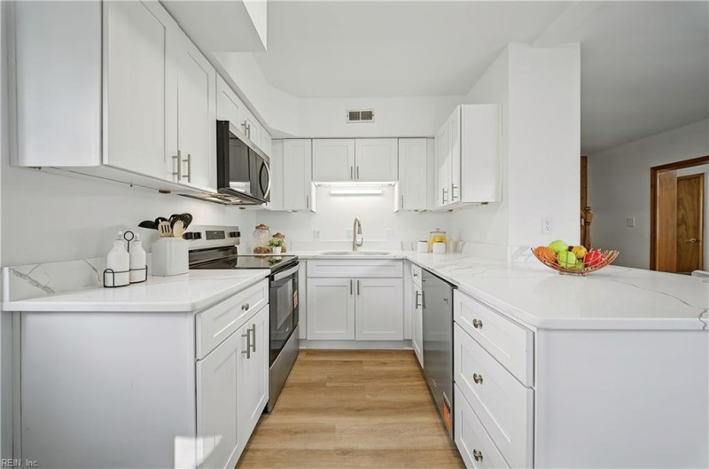 Photo 6 of 43 residential for sale in Norfolk virginia