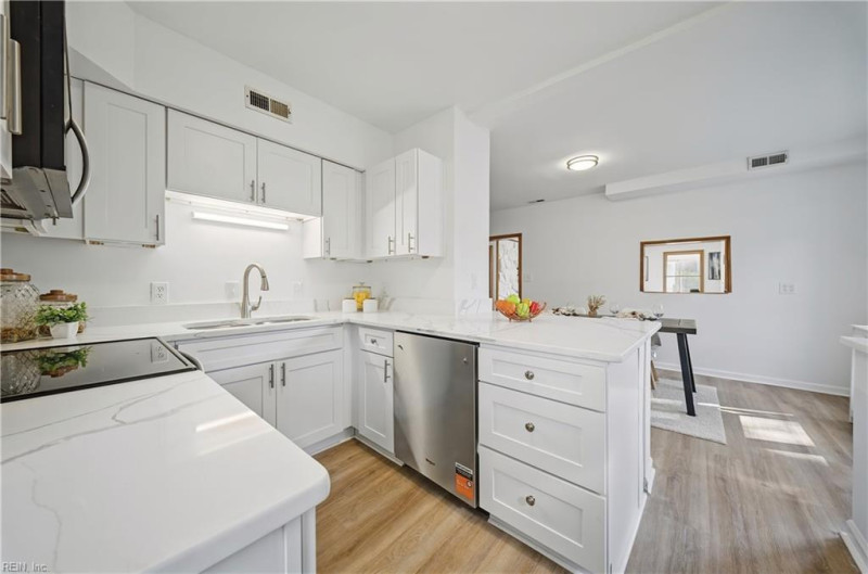 Photo 7 of 43 residential for sale in Norfolk virginia