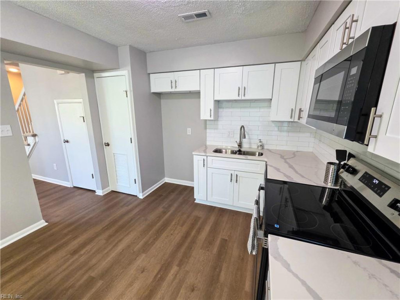 Photo 5 of 18 residential for sale in Virginia Beach virginia