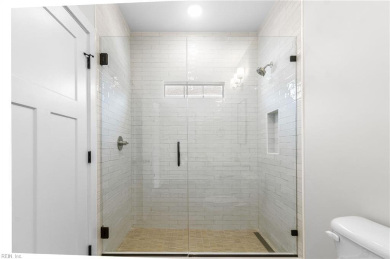 Photo 3 of 18 residential for sale in Virginia Beach virginia