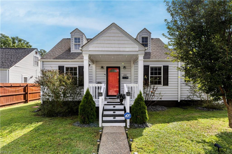 Photo 1 of 33 residential for sale in Portsmouth virginia