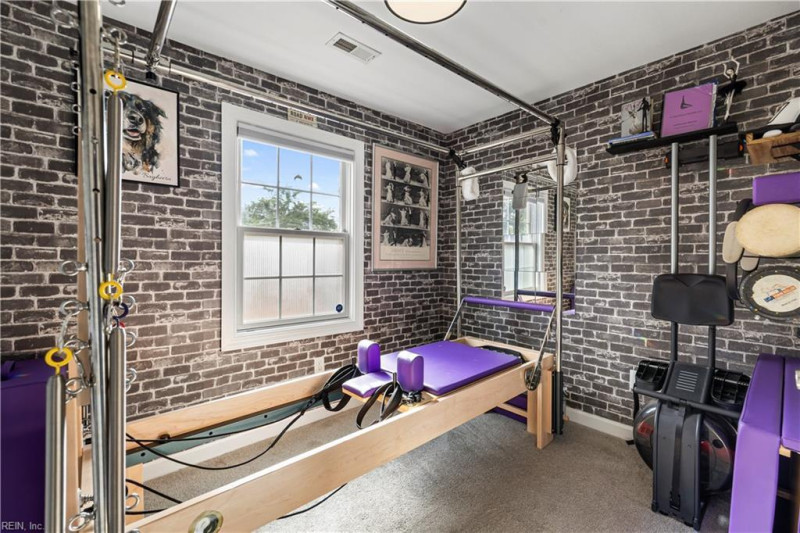 Photo 19 of 33 residential for sale in Portsmouth virginia