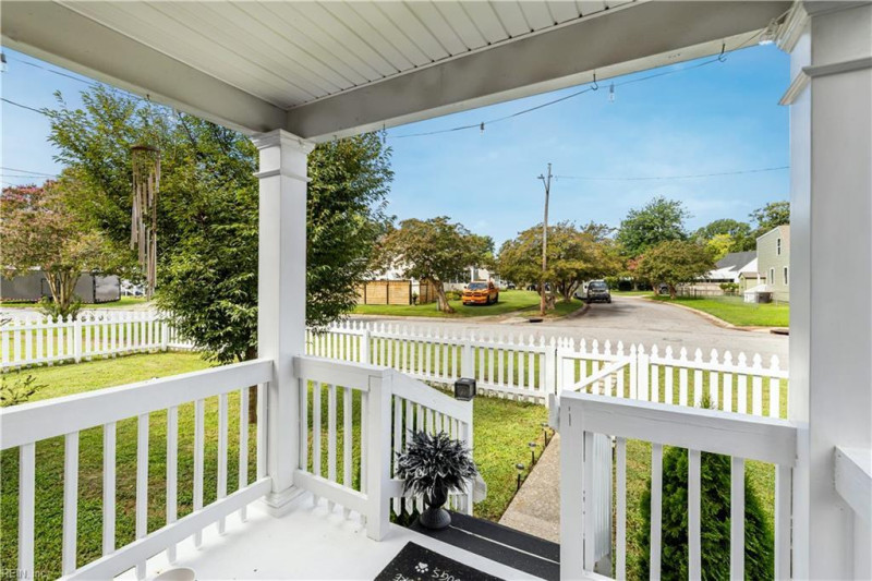 Photo 6 of 33 residential for sale in Portsmouth virginia