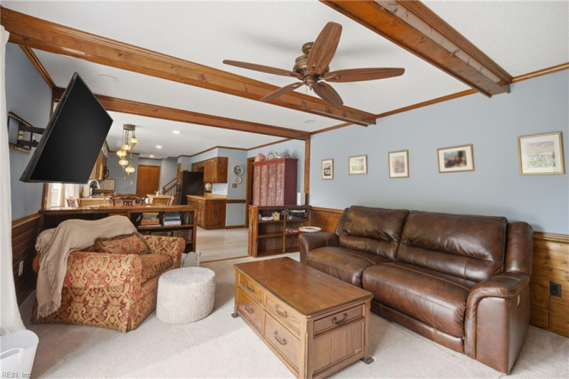 Photo 11 of 33 residential for sale in Chesapeake virginia