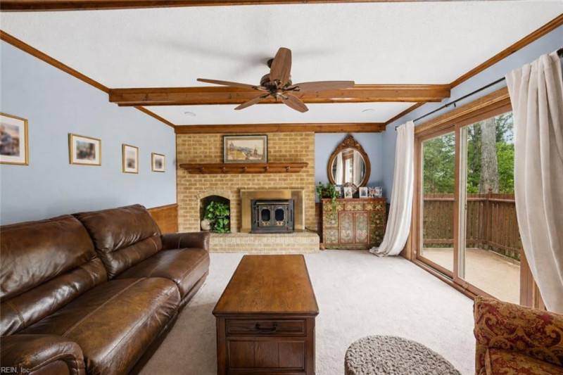 Photo 12 of 33 residential for sale in Chesapeake virginia