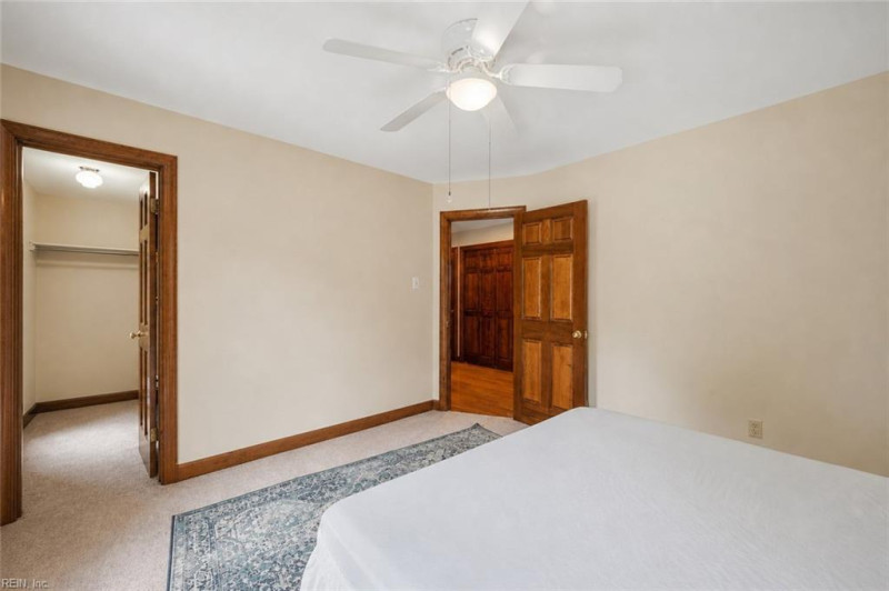 Photo 17 of 33 residential for sale in Chesapeake virginia
