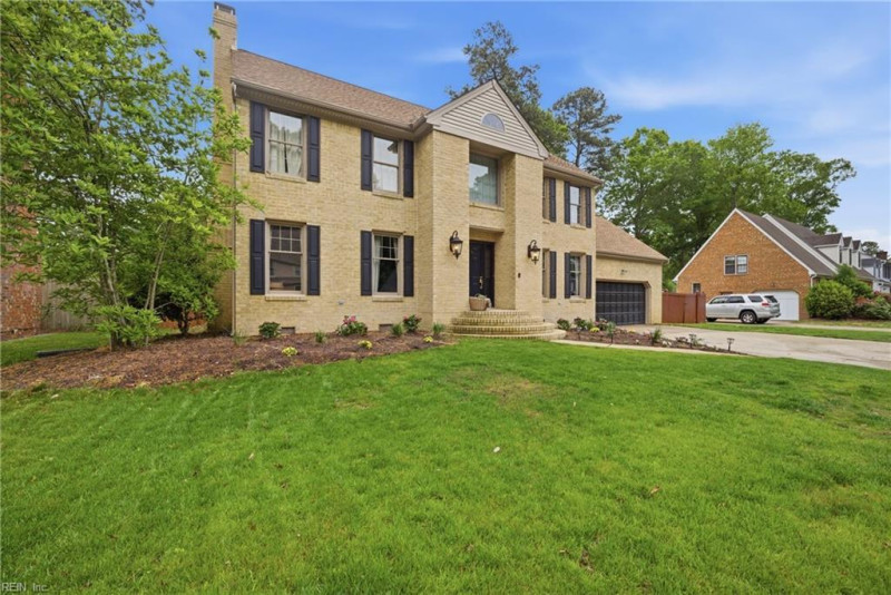 Photo 2 of 33 residential for sale in Chesapeake virginia