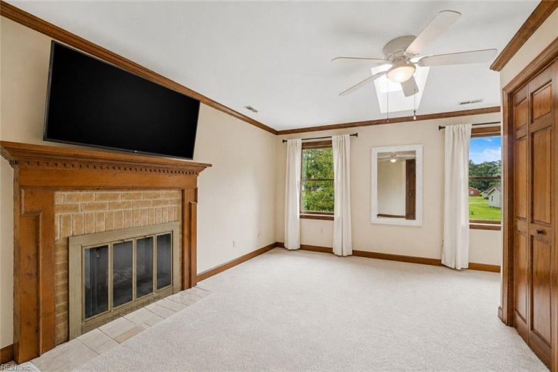 Photo 24 of 33 residential for sale in Chesapeake virginia