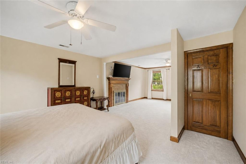 Photo 25 of 33 residential for sale in Chesapeake virginia