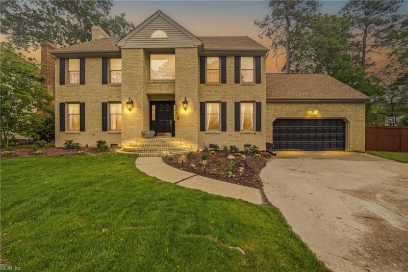 Photo 3 of 33 residential for sale in Chesapeake virginia