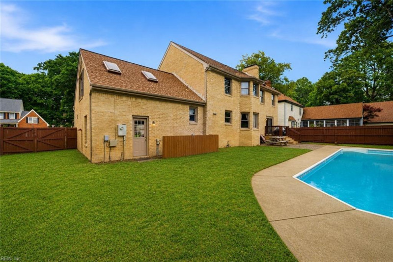 Photo 30 of 33 residential for sale in Chesapeake virginia