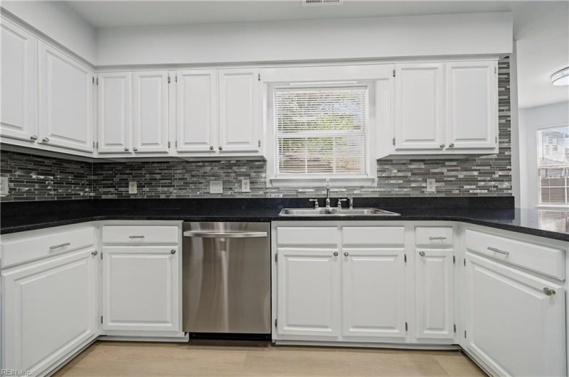 Photo 14 of 41 residential for sale in Newport News virginia