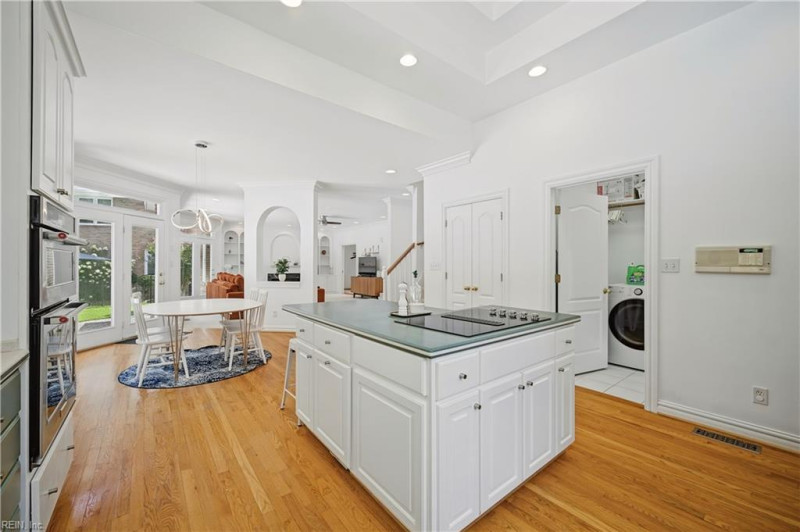 Photo 14 of 50 residential for sale in Virginia Beach virginia