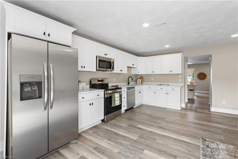 Photo 8 of 25 residential for sale in Virginia Beach virginia