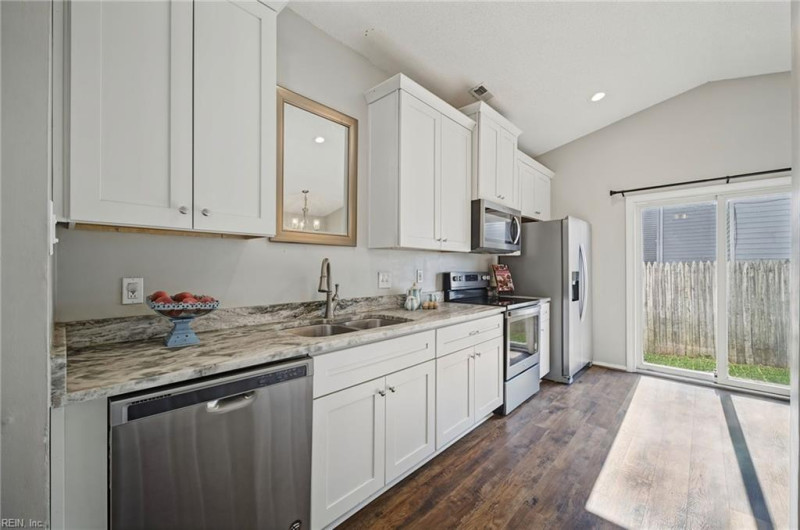 Photo 12 of 32 residential for sale in Virginia Beach virginia