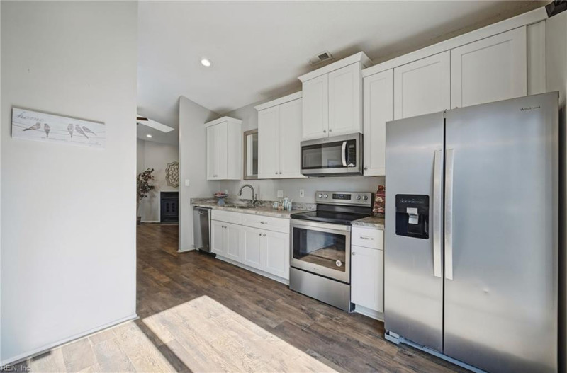 Photo 13 of 32 residential for sale in Virginia Beach virginia