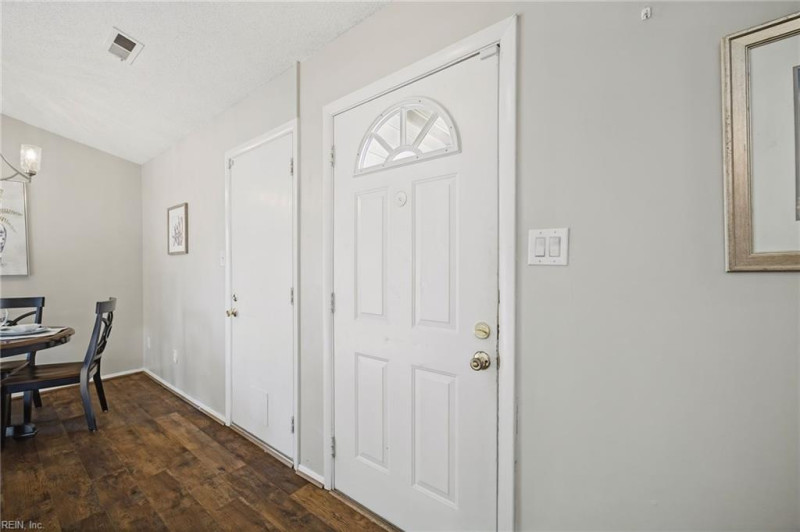 Photo 5 of 32 residential for sale in Virginia Beach virginia