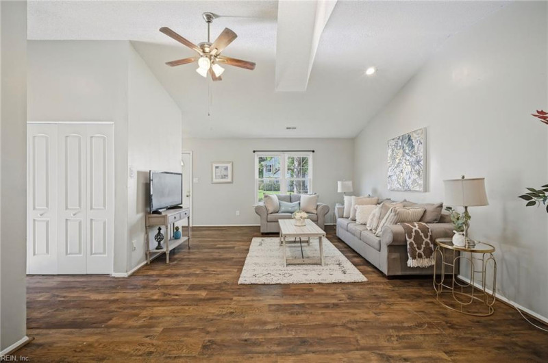 Photo 8 of 32 residential for sale in Virginia Beach virginia