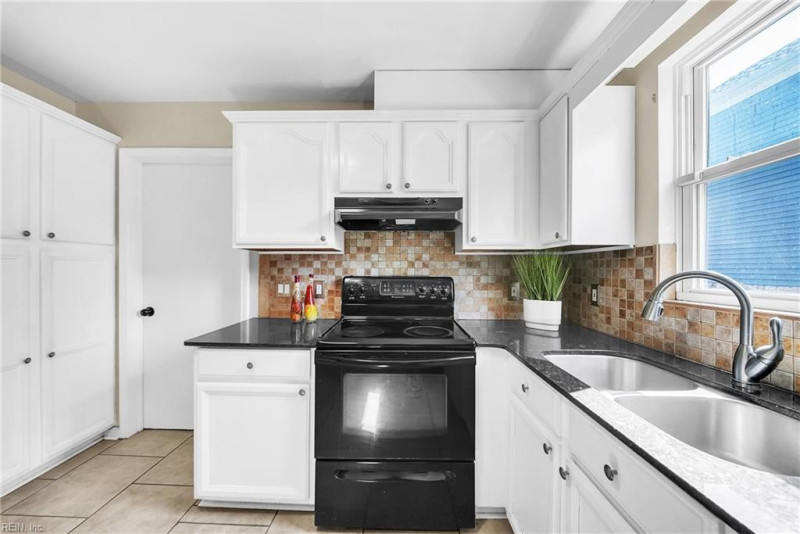 Photo 13 of 33 residential for sale in Norfolk virginia
