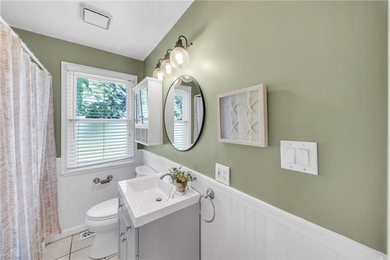 Photo 18 of 33 residential for sale in Norfolk virginia
