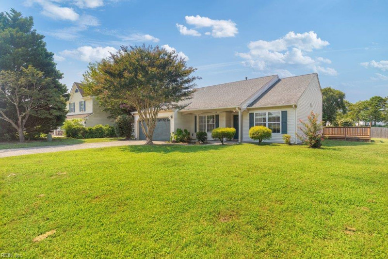 Photo 4 of 34 residential for sale in Chesapeake virginia Photo 4 of 34 residential for sale in Chesapeake virginia