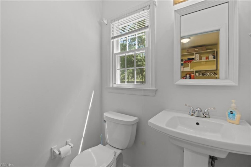 Photo 14 of 41 residential for sale in Newport News virginia