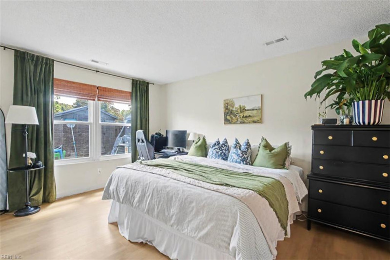 Photo 14 of 40 residential for sale in Virginia Beach virginia