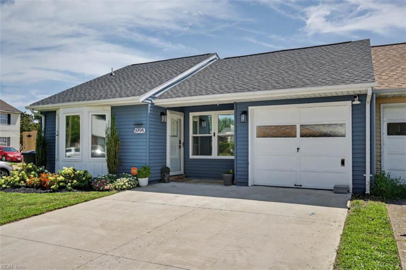Photo 3 of 40 residential for sale in Virginia Beach virginia