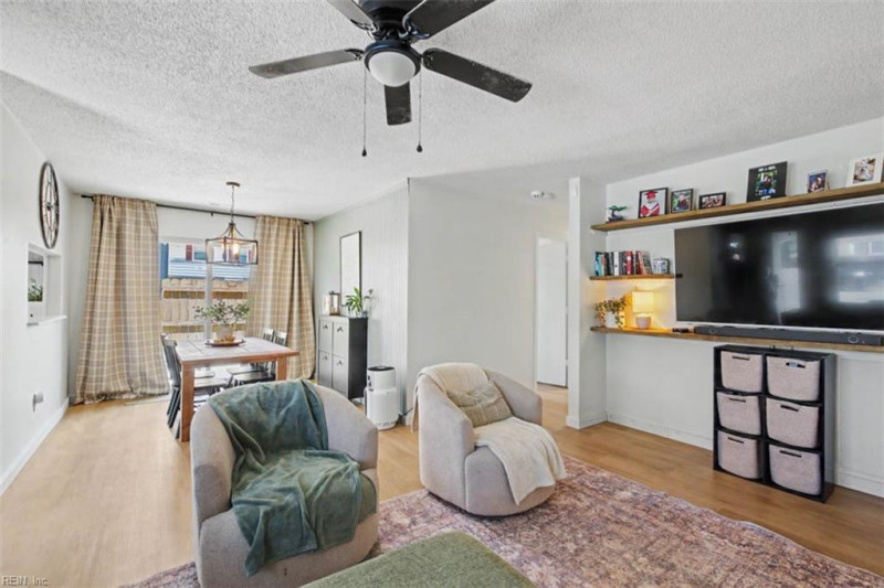 Photo 5 of 40 residential for sale in Virginia Beach virginia