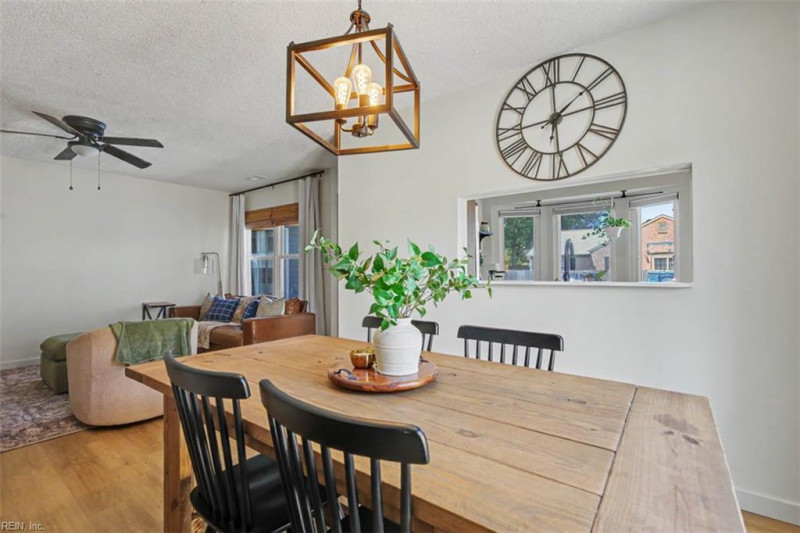 Photo 9 of 40 residential for sale in Virginia Beach virginia