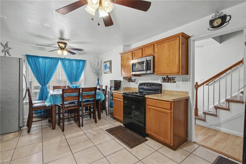 Photo 11 of 25 residential for sale in Norfolk virginia