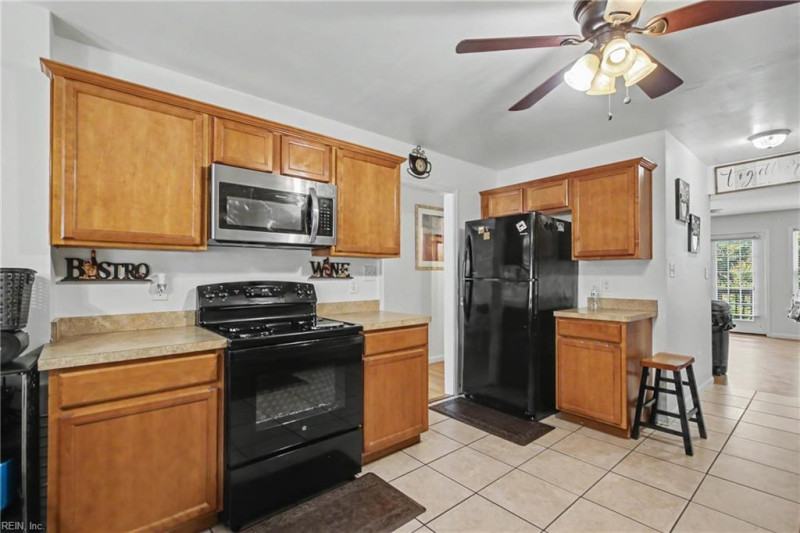 Photo 14 of 25 residential for sale in Norfolk virginia