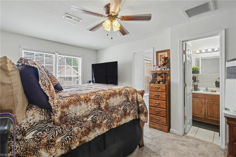 Photo 17 of 25 residential for sale in Norfolk virginia