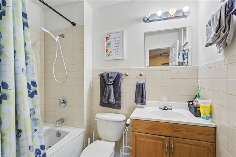 Photo 5 of 25 residential for sale in Norfolk virginia